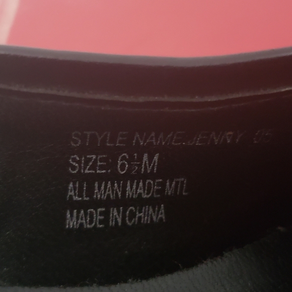 Shoes - Picture 4 of 9